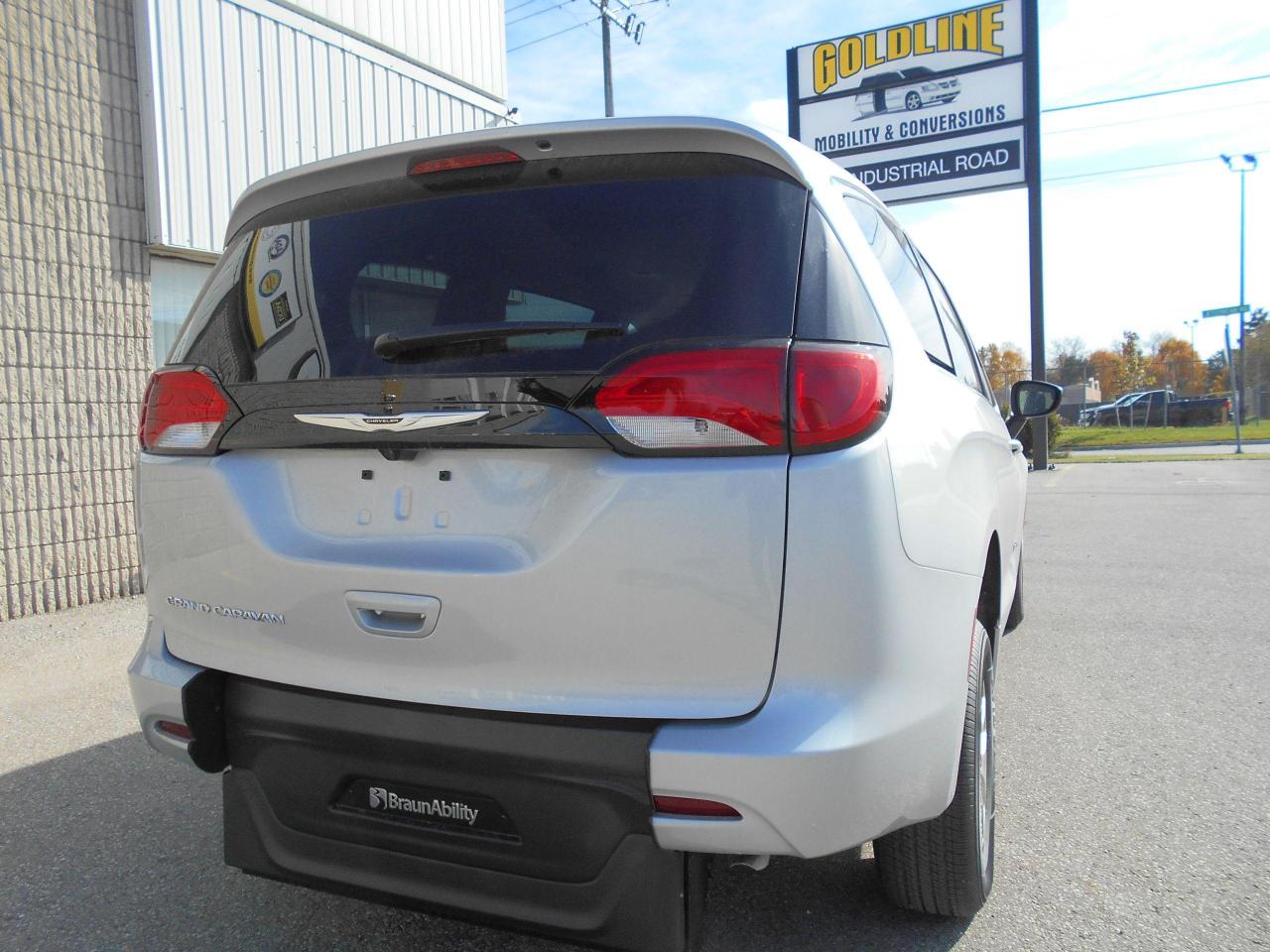 2024 Chrysler Grand Caravan SXT-Wheelchair Accessible Rear Entry Photo4