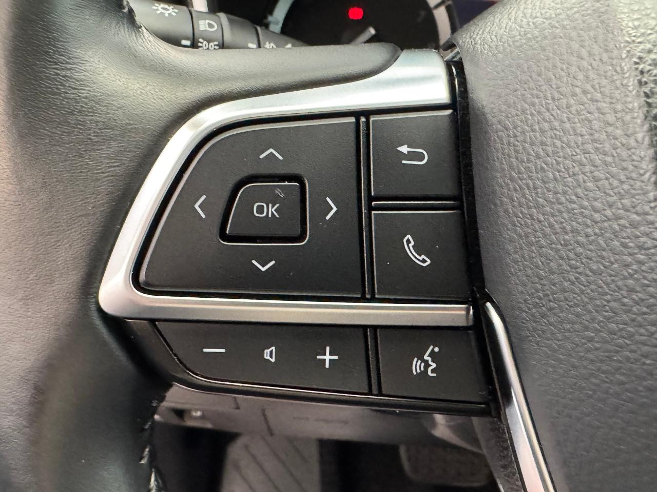 2021 Toyota Highlander XLE AWD 8 Passenger+Leather+Roof+CLEAN CARFAX - Photo #46