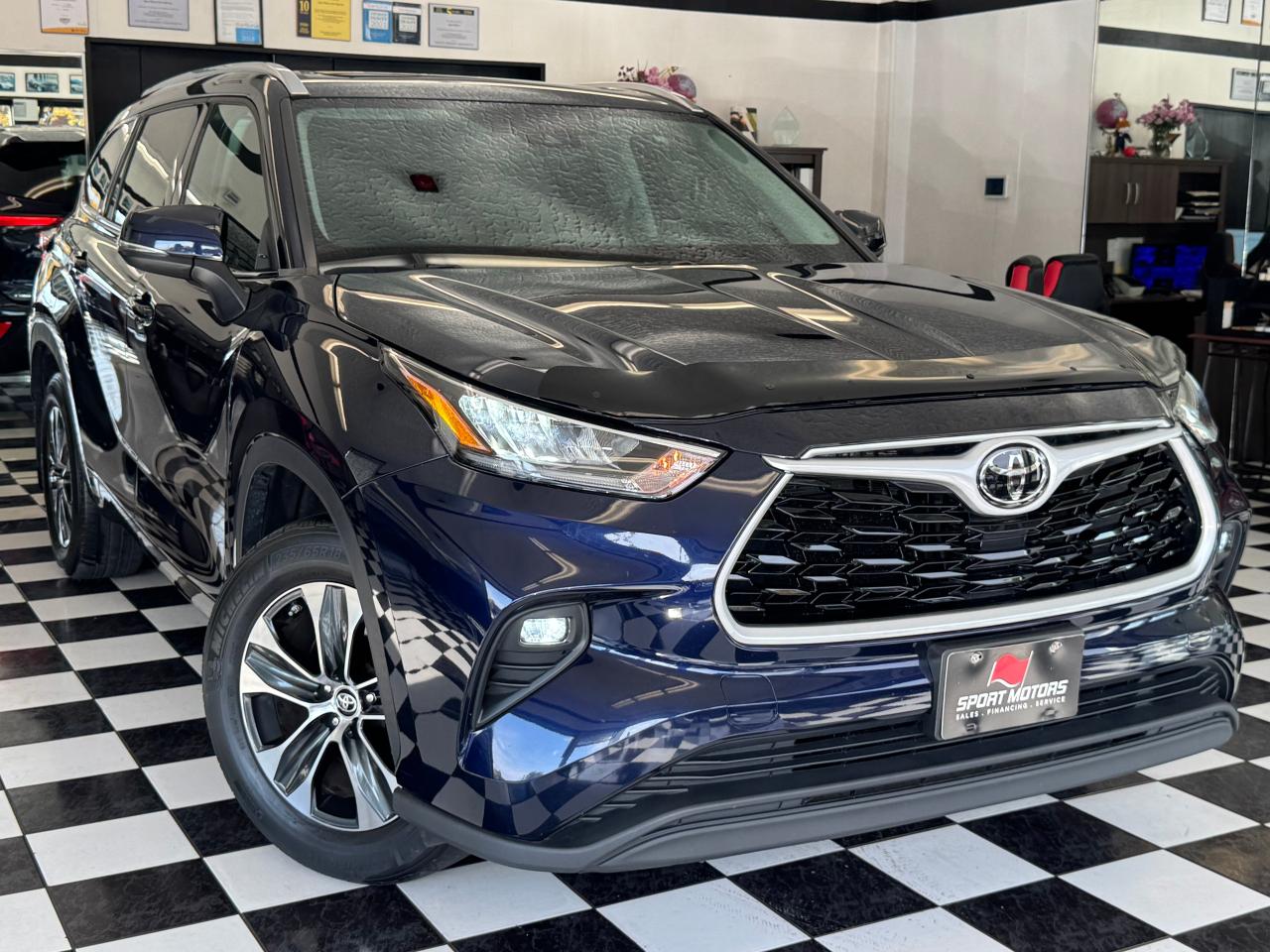 2021 Toyota Highlander XLE AWD 8 Passenger+Leather+Roof+CLEAN CARFAX - Photo #15