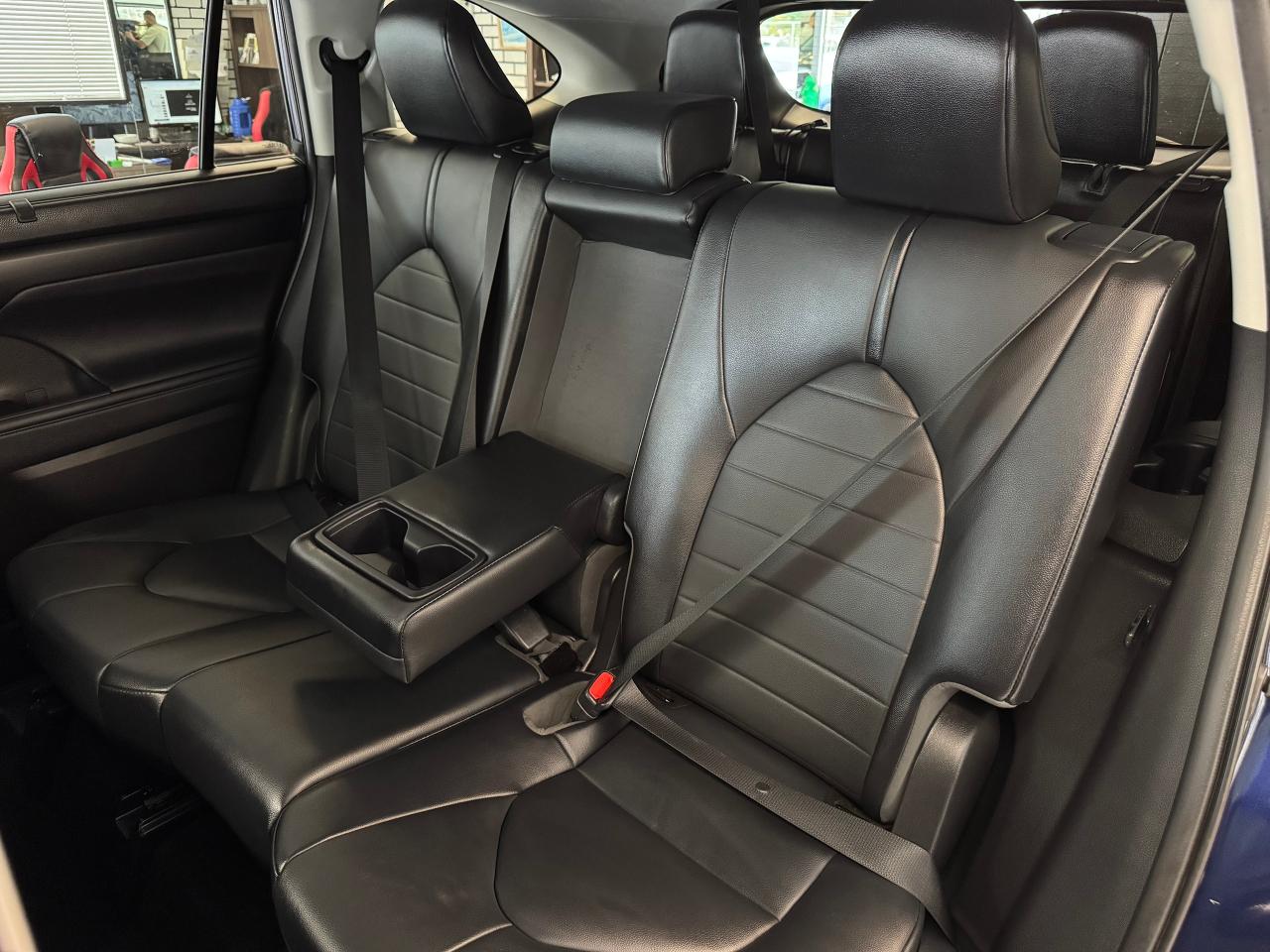 2021 Toyota Highlander XLE AWD 8 Passenger+Leather+Roof+CLEAN CARFAX - Photo #25