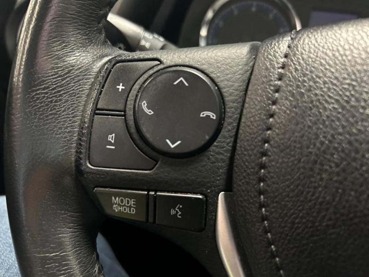 2019 Toyota Corolla SE CVT Photo