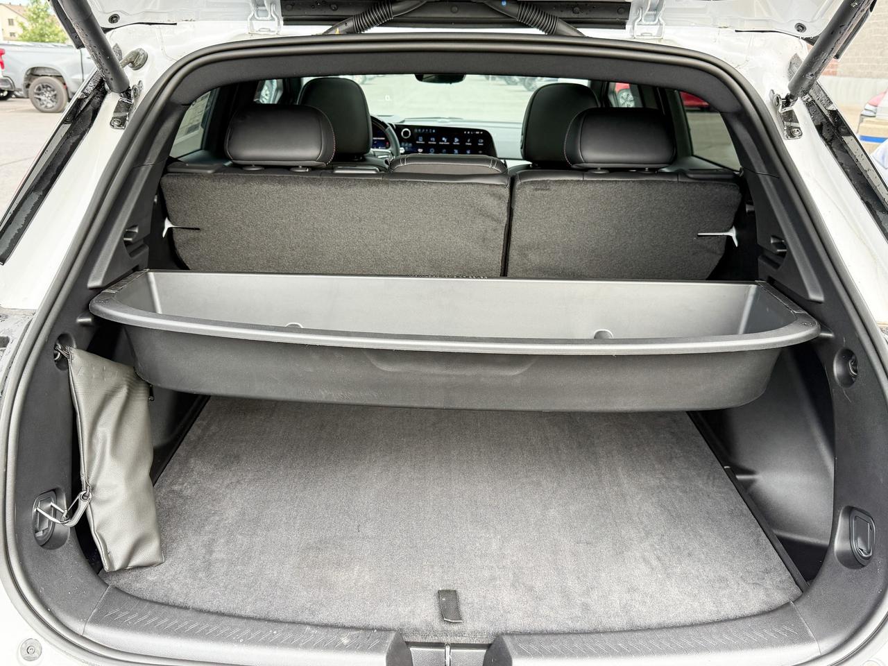 2025 Chevrolet Equinox EV RS FULLY ELECTRIC WITH REMOTE START/ENTRY, SUNROOF, HEATED SEATS, HEATED STEERING WHEEL, VENTILATED SEATS, POWER LIFTGATE, HD SURROUND VISION Photo4