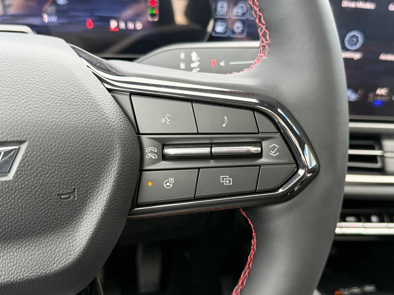2025 Chevrolet Equinox EV RS FULLY ELECTRIC WITH REMOTE START/ENTRY, SUNROOF, HEATED SEATS, HEATED STEERING WHEEL, VENTILATED SEATS, POWER LIFTGATE, HD SURROUND VISION Photo