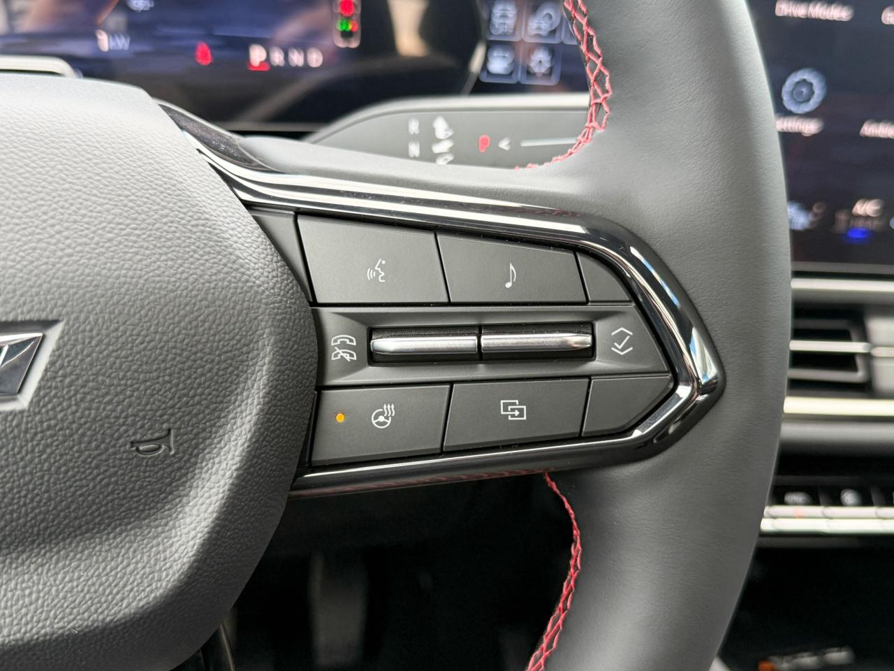 2025 Chevrolet Equinox EV RS FULLY ELECTRIC WITH REMOTE START/ENTRY, SUNROOF, HEATED SEATS, HEATED STEERING WHEEL, VENTILATED SEATS, POWER LIFTGATE, HD SURROUND VISION Photo