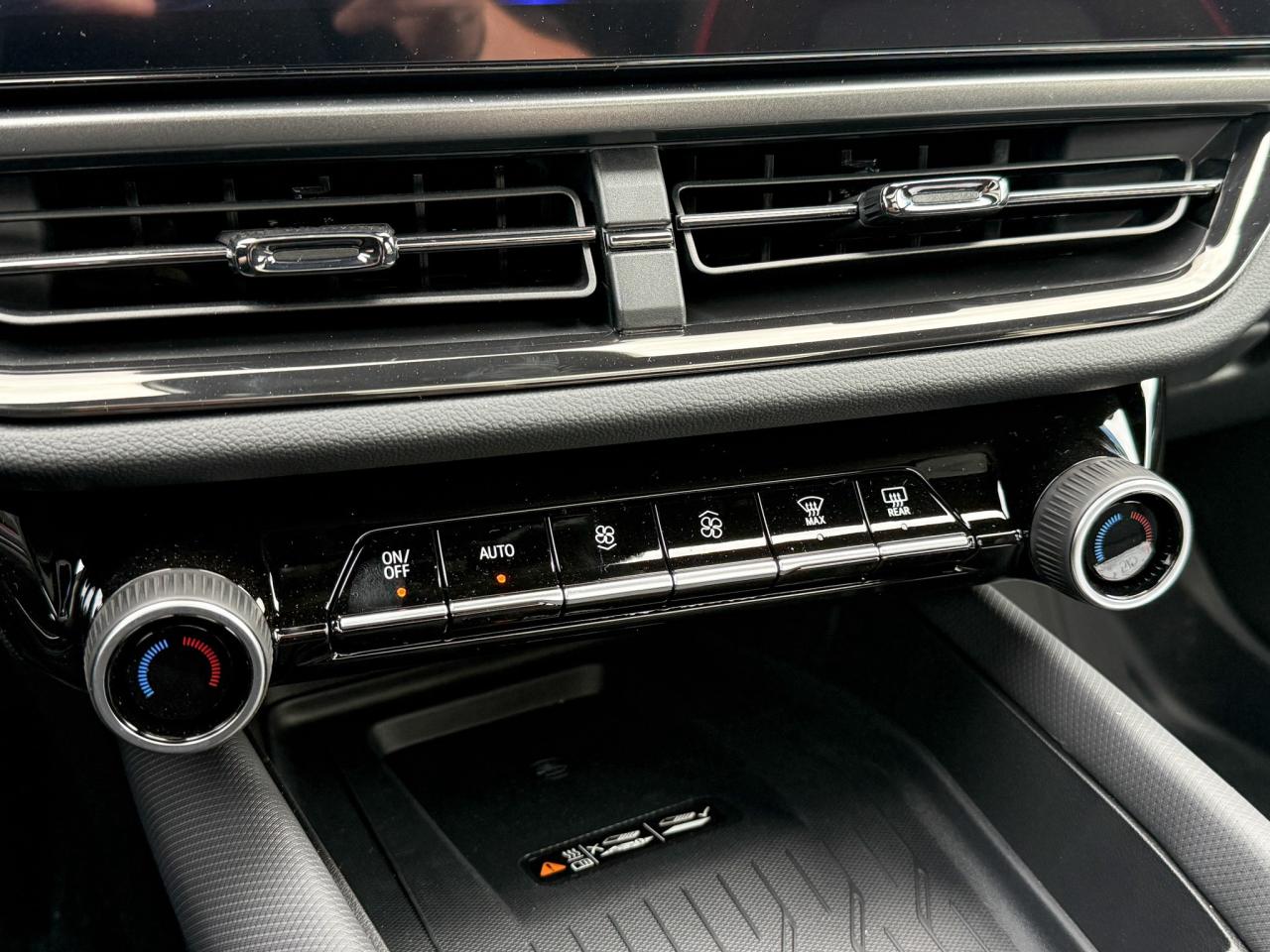 2025 Chevrolet Equinox EV RS FULLY ELECTRIC WITH REMOTE START/ENTRY, SUNROOF, HEATED SEATS, HEATED STEERING WHEEL, VENTILATED SEATS, POWER LIFTGATE, HD SURROUND VISION Photo