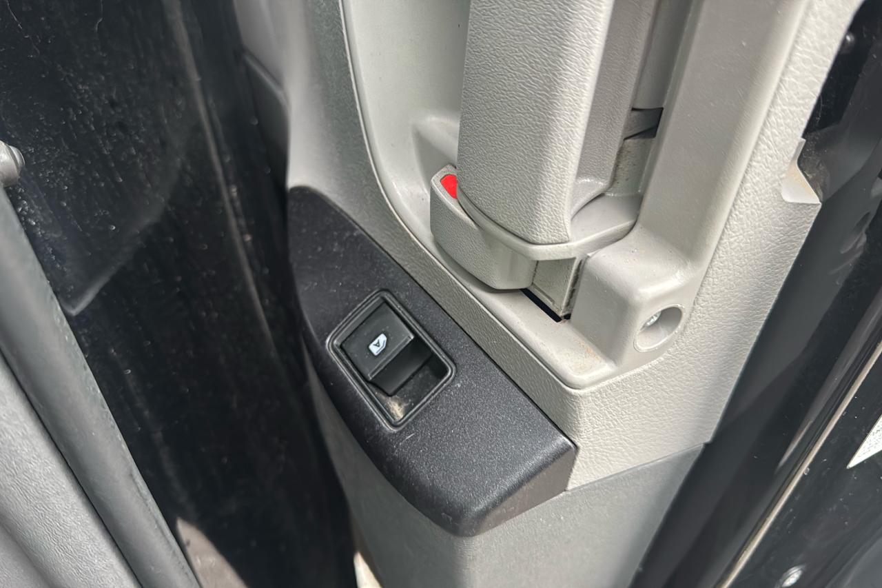 2017 Toyota Sienna LE Photo