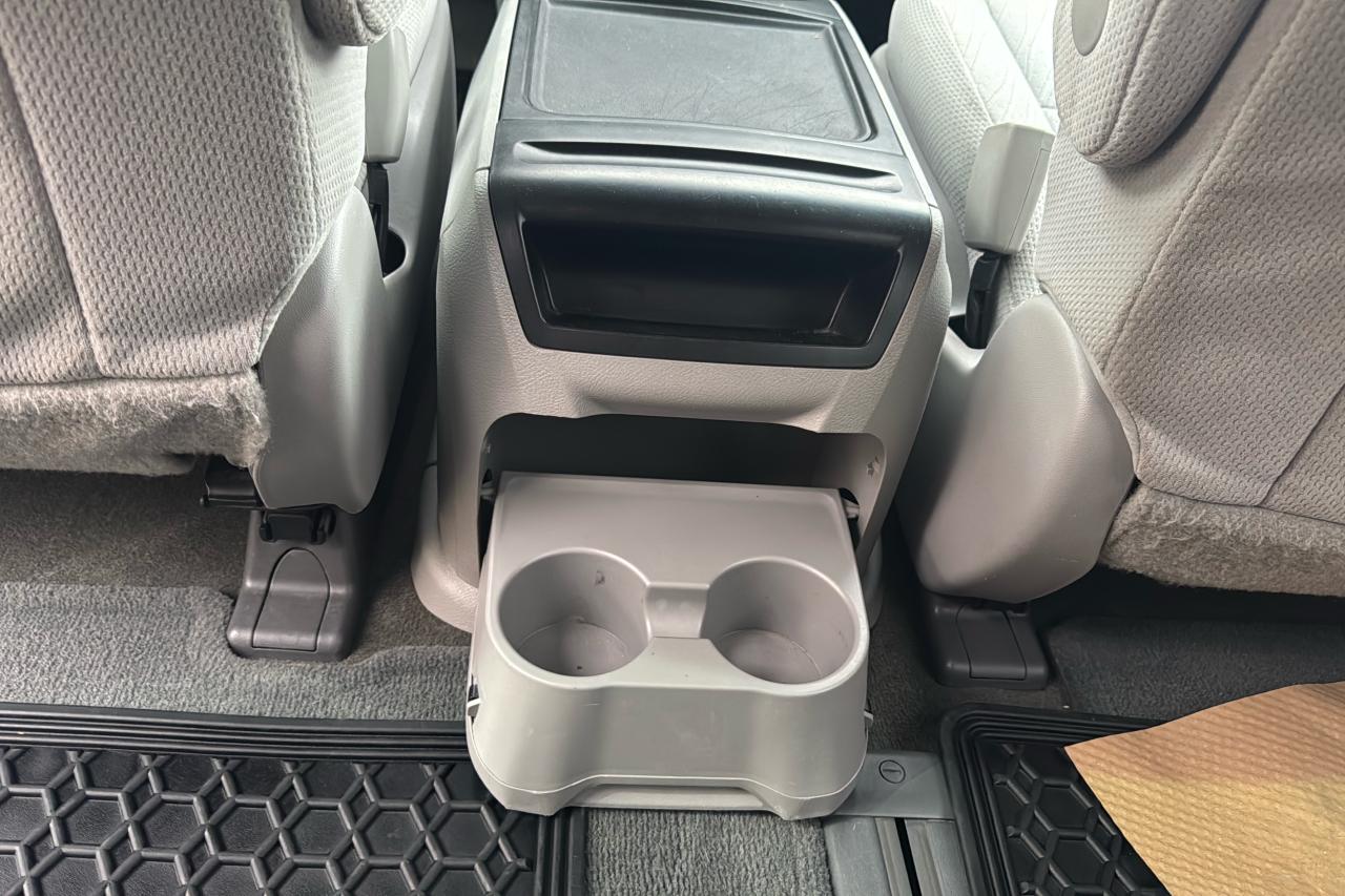 2017 Toyota Sienna LE Photo