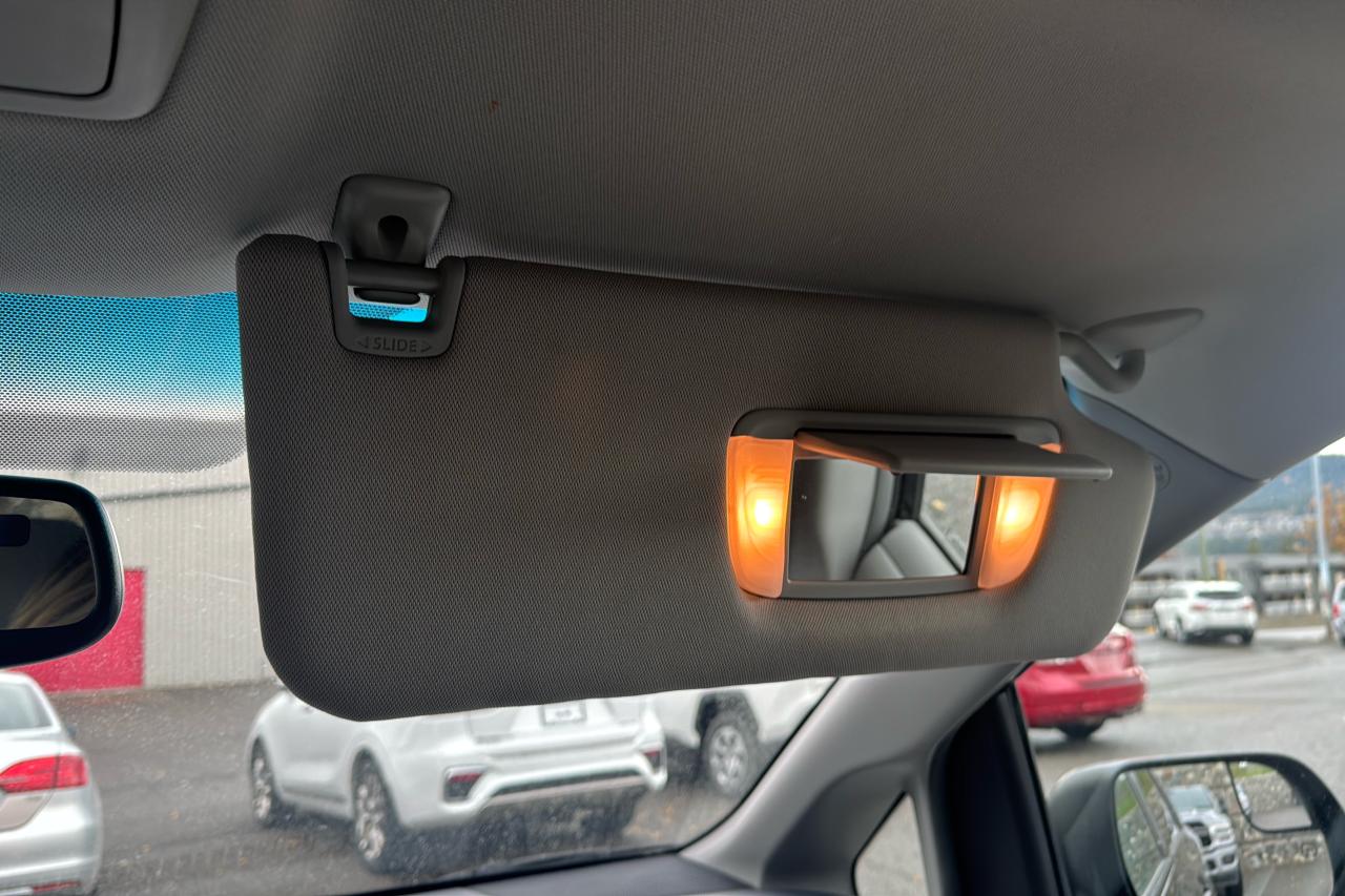 2017 Toyota Sienna LE Photo