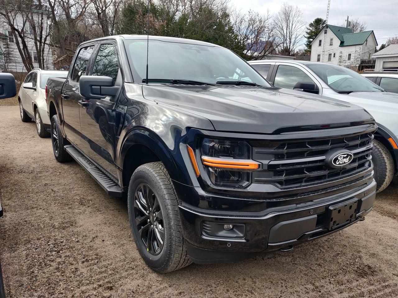 2024 Ford F-150 4X4 SUPERCREW XLT 302A Photo