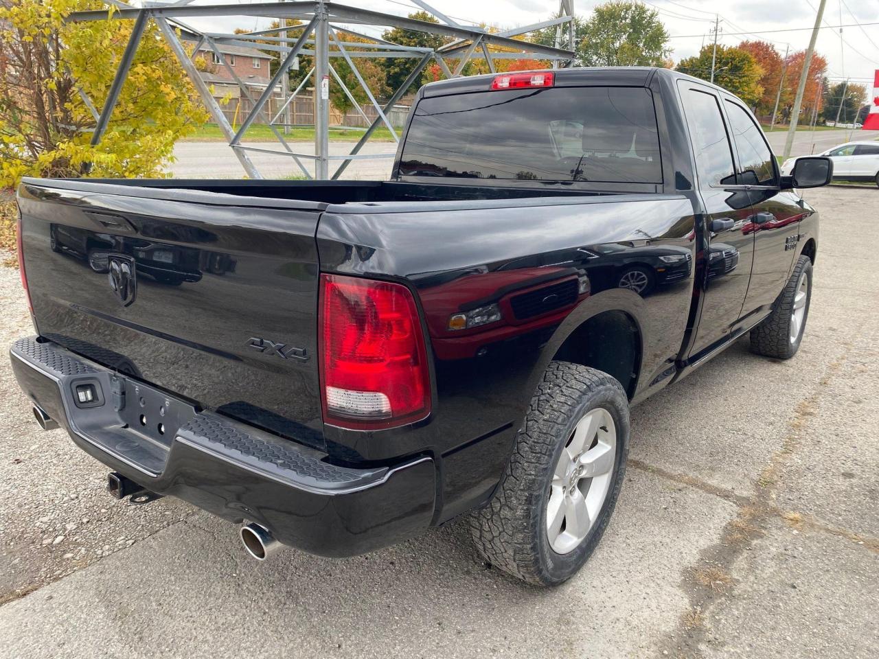 2017 RAM 1500 Express 4WD Quad Cab 140.5" - Photo #9