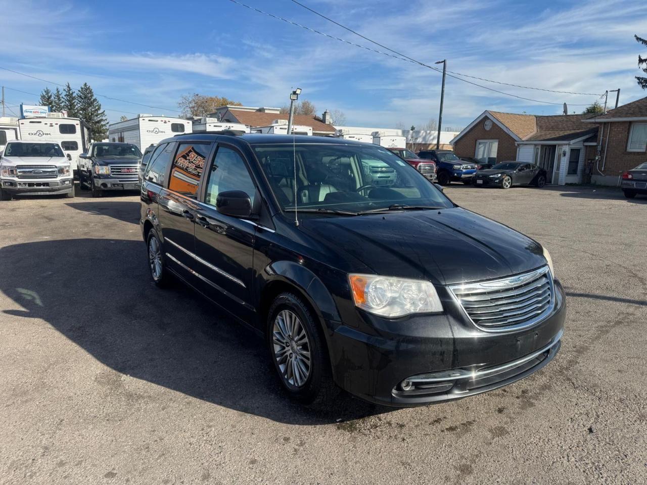 2014 Chrysler Town & Country Touring, LEATHER, LOADED, CERTIFIED - Photo #7