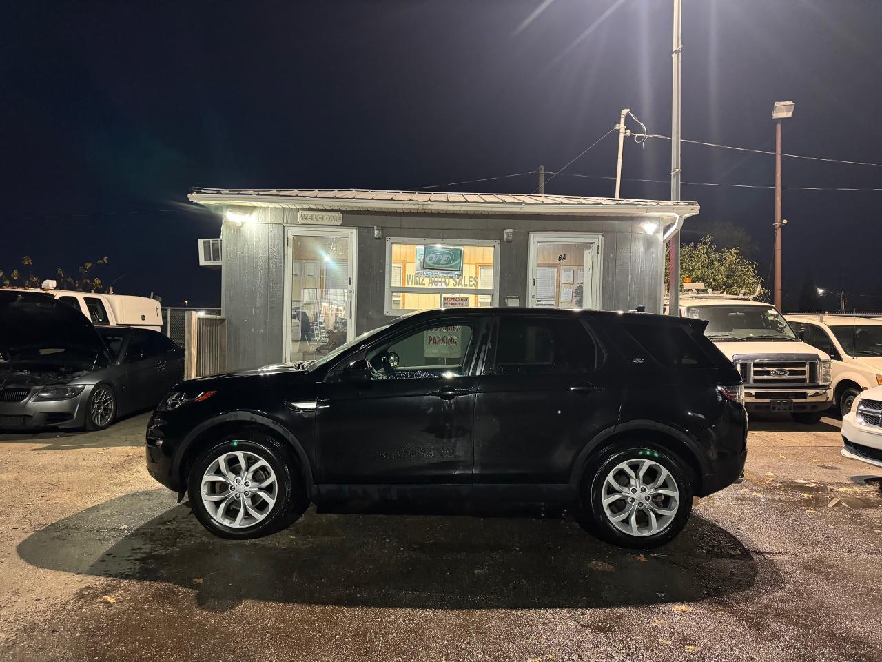 2016 Land Rover Discovery Sport HSE Photo4