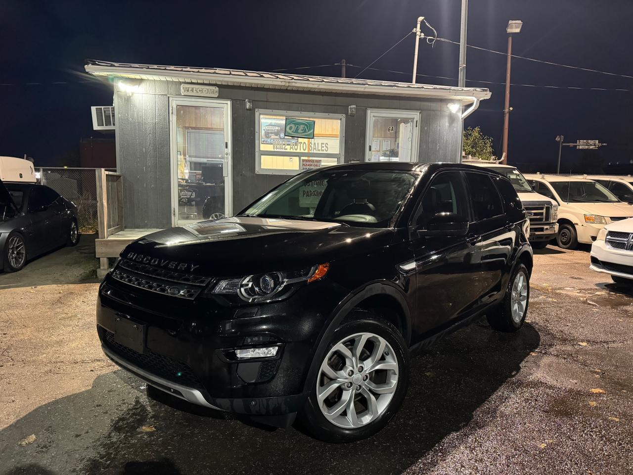 2016 Land Rover Discovery Sport HSE Photo3