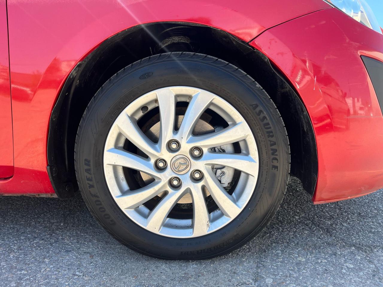 2011 Mazda MAZDA3 GX - Photo #4