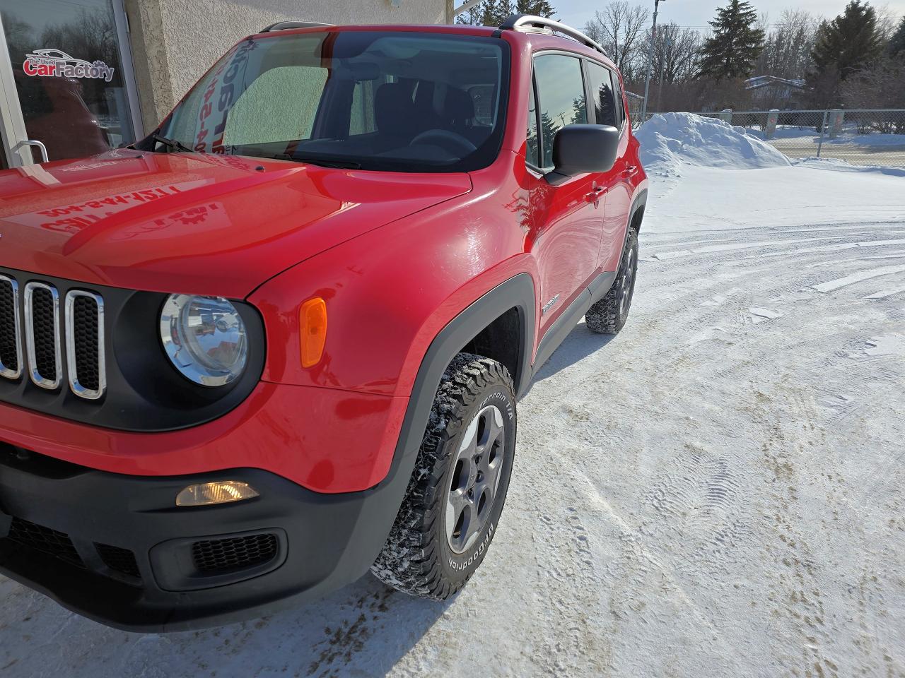 2016 Jeep Renegade 4WD Sport 87,228 km, Local, No Accidents - Photo #2