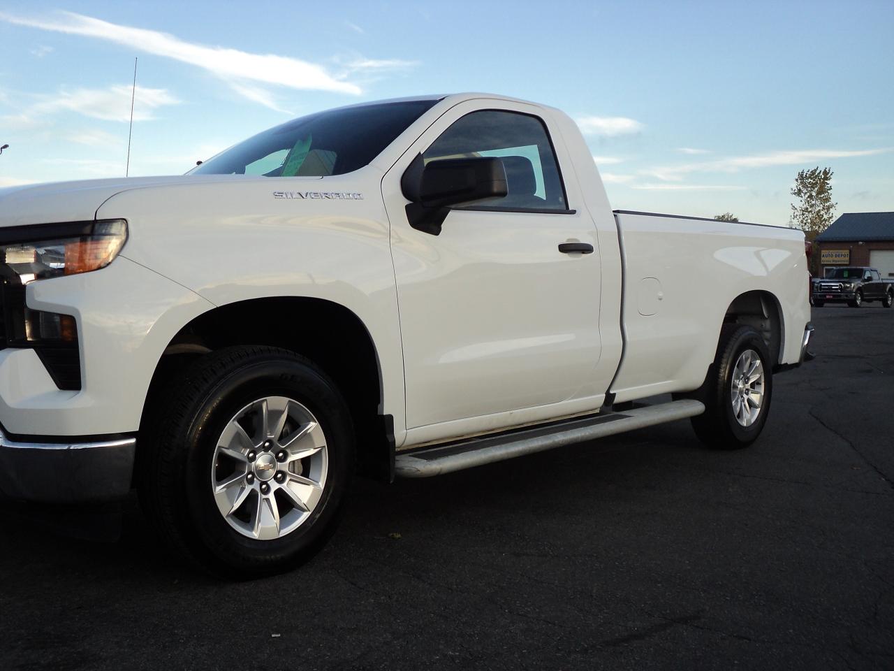 2023 Chevrolet Silverado 1500 WT RegCab 2WD 5.3L8cylGas 8ftBox BackUpCam - Photo #29