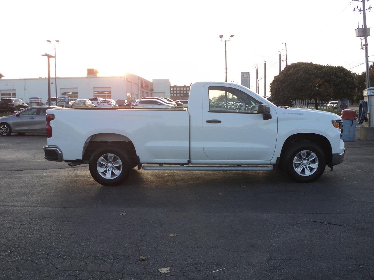 2023 Chevrolet Silverado 1500 WT RegCab 2WD 5.3L8cylGas 8ftBox BackUpCam - Photo #6