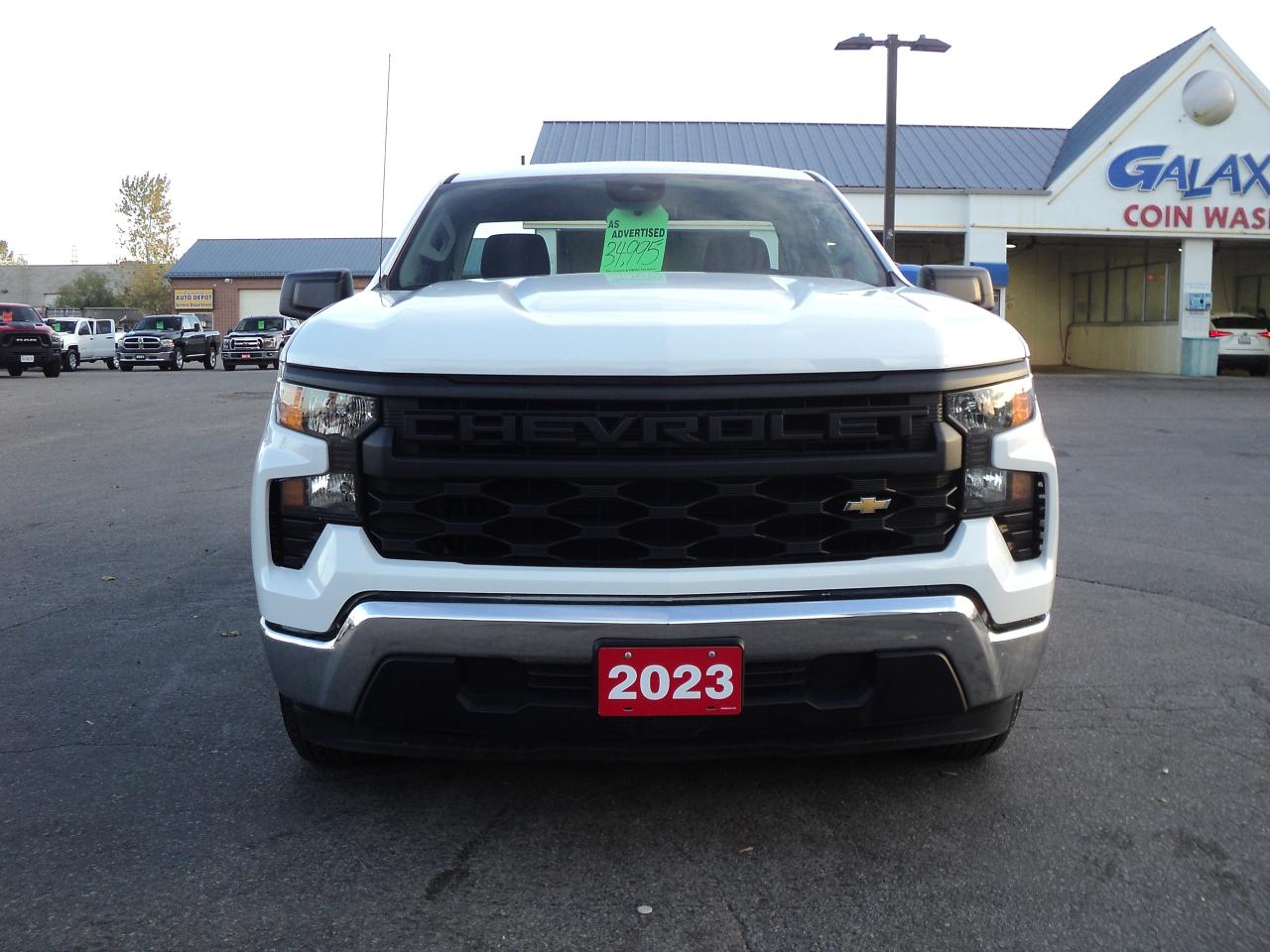2023 Chevrolet Silverado 1500 WT RegCab 2WD 5.3L8cylGas 8ftBox BackUpCam - Photo #4