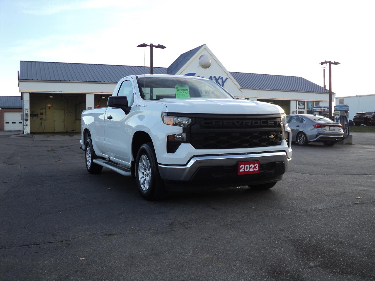 2023 Chevrolet Silverado 1500 WT RegCab 2WD 5.3L8cylGas 8ftBox BackUpCam - Photo #5