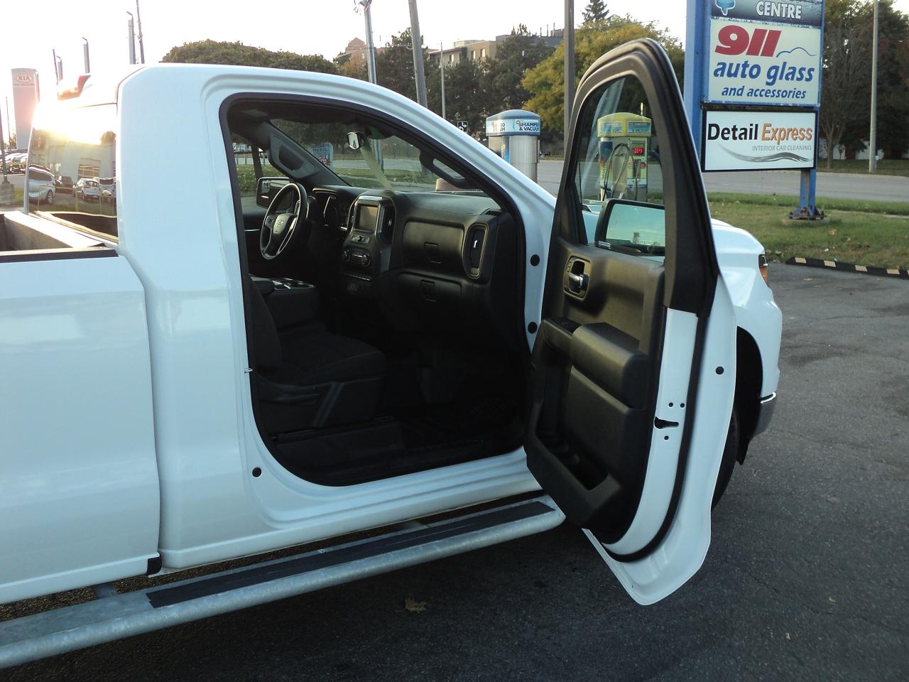 2023 Chevrolet Silverado 1500 WT RegCab 2WD 5.3L8cylGas 8ftBox BackUpCam - Photo #11