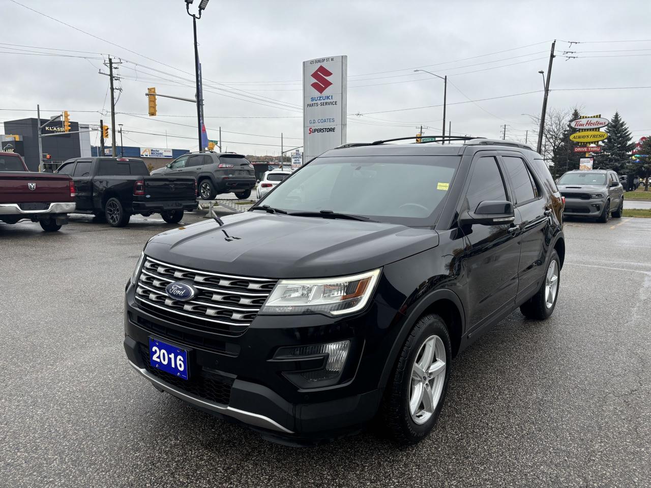 Used 2016 Ford Explorer XLT 4x4 ~Nav ~Heated Leather ~Moonroof ~Bluetooth for sale in Barrie, ON