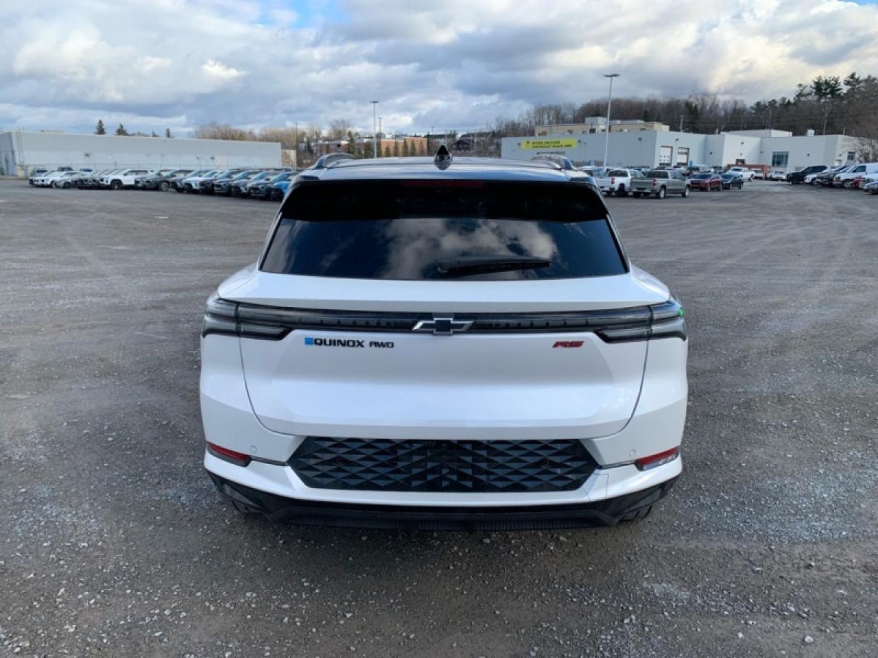 2025 Chevrolet Equinox EV RS  - Sunroof Photo3