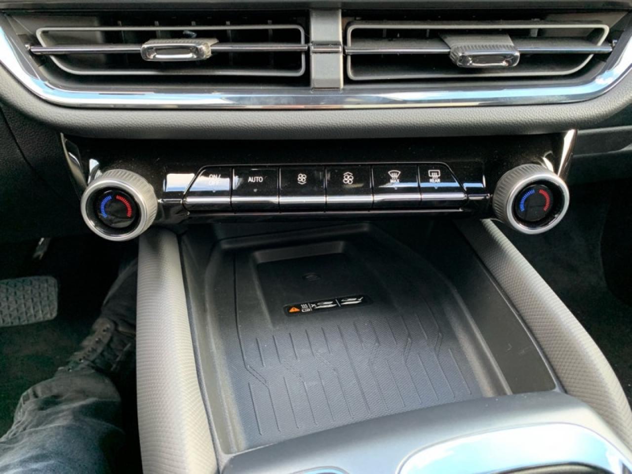 2025 Chevrolet Equinox EV RS  - Sunroof Photo