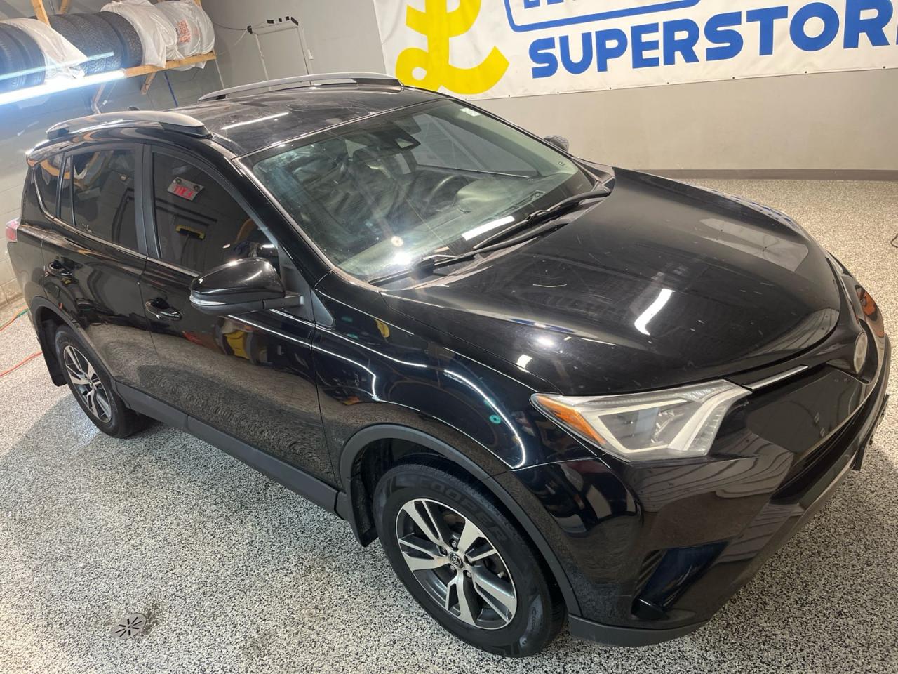 Used 2018 Toyota RAV4 LE * ECO/Sport Mode * Rear View Camera * Dual Zone Climate Control * Keyless Entry * Heated Seats * Lane Keep Assist * Collision Mitigation Braking Sy for sale in Cambridge, ON