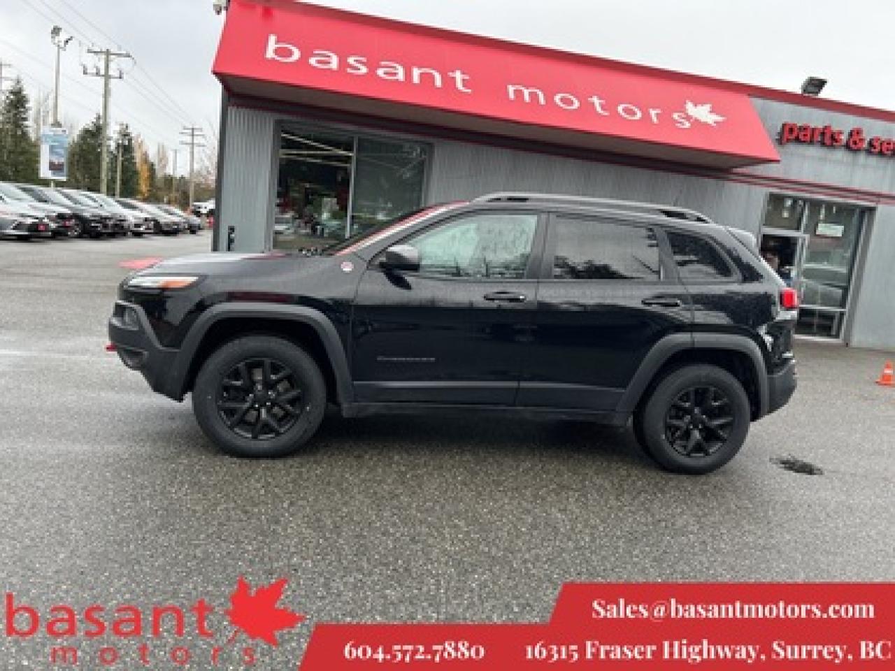 Used 2018 Jeep Cherokee Trailhawk , PanoRoof, Leather, Backup Cam! for sale in Surrey, BC