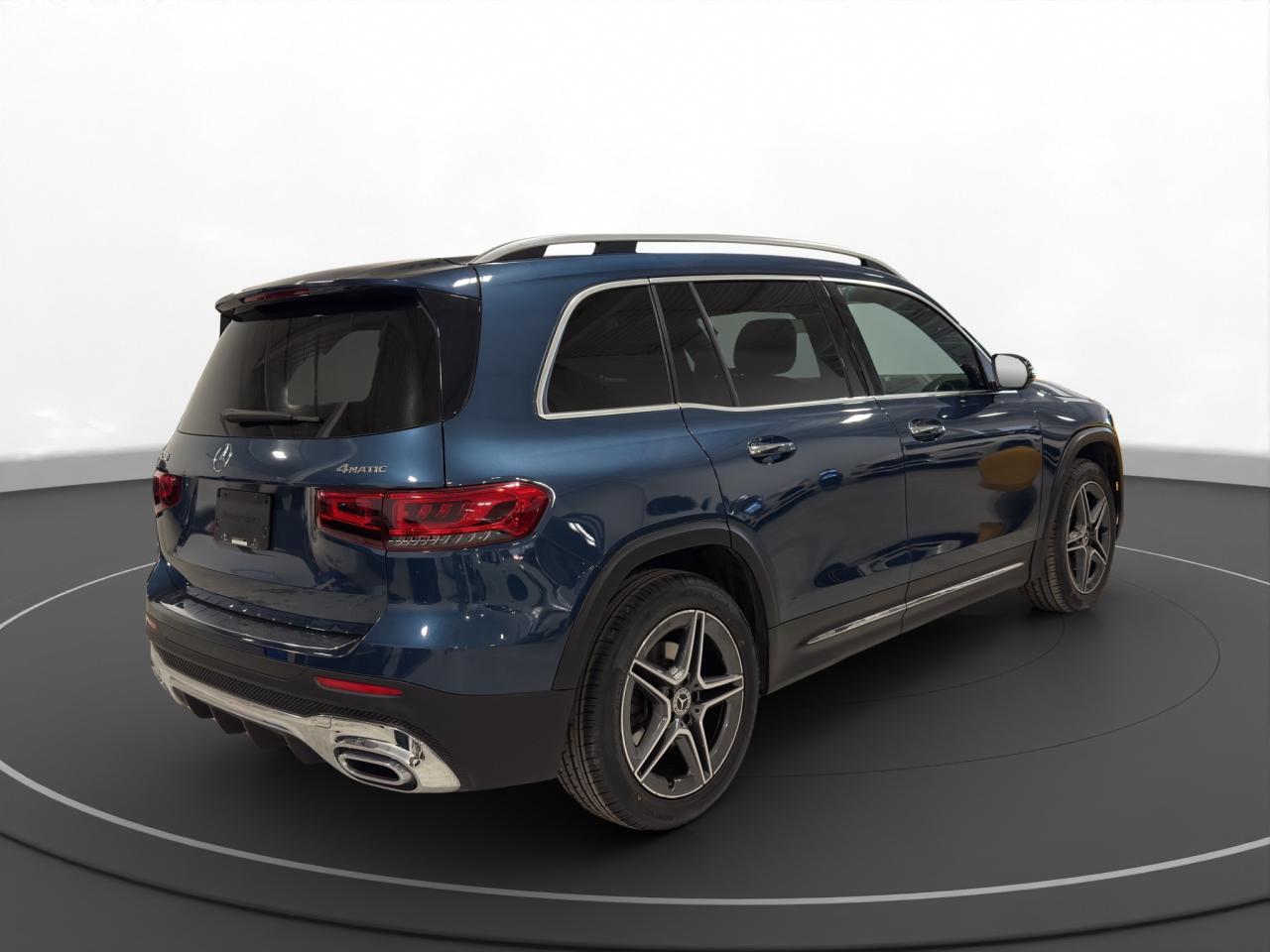 2021 Mercedes-Benz GLB GLB 250 4MATIC - Photo #4