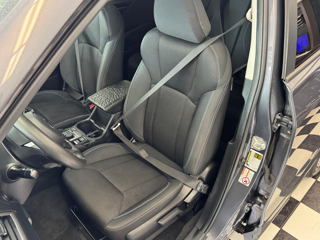 2020 Subaru Forester 2.5i AWD W/Eyesight+ApplePlay+A/C+CLEAN CARFAX Photo18