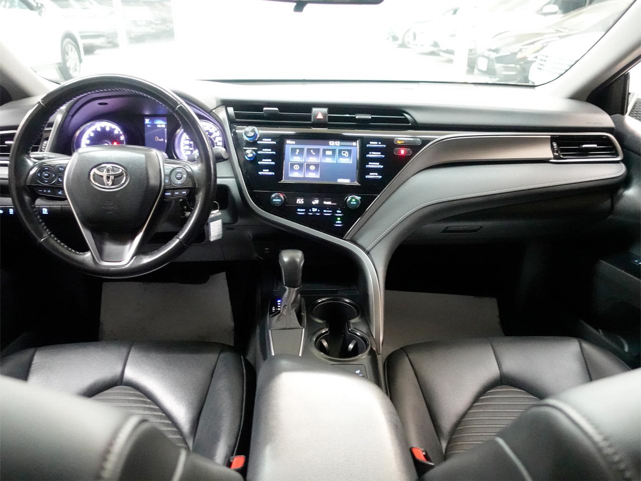 2019 Toyota Camry SE | Leather | ACC | Heated Seats | CarPlay