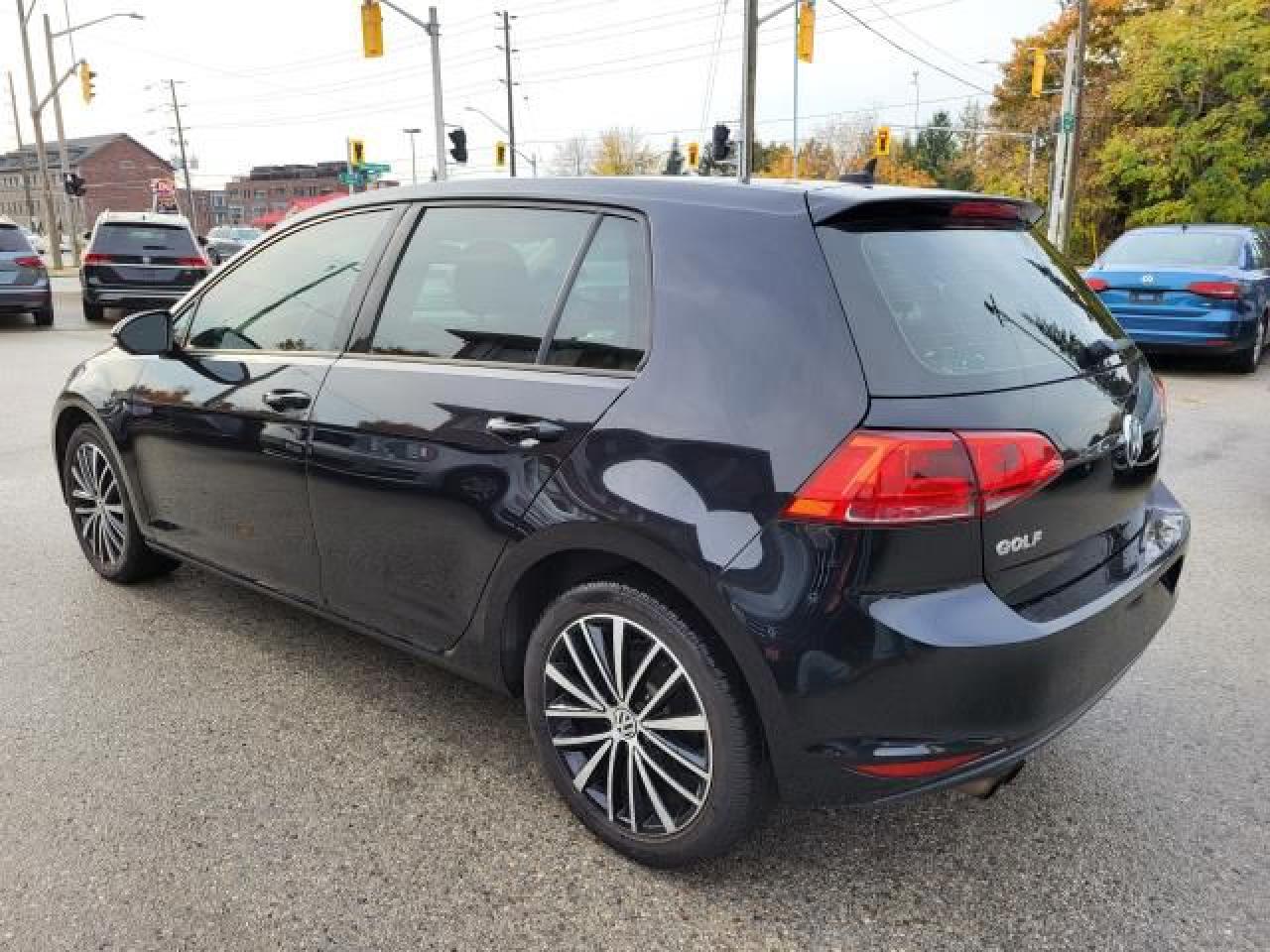 2015 Volkswagen Golf TRENDLINE Photo5