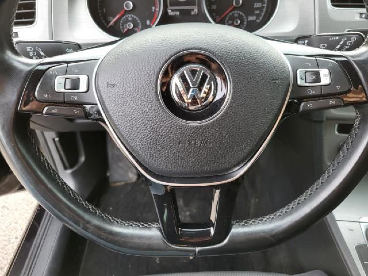 2015 Volkswagen Golf TRENDLINE Photo10