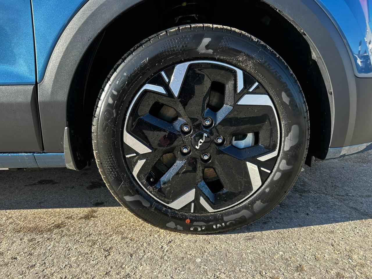 2025 Kia NIRO EV Wind+ Current Kia Owners could Qualify for 0% Financing with Kia's 1% Loyalty Rate Reduction! Photo