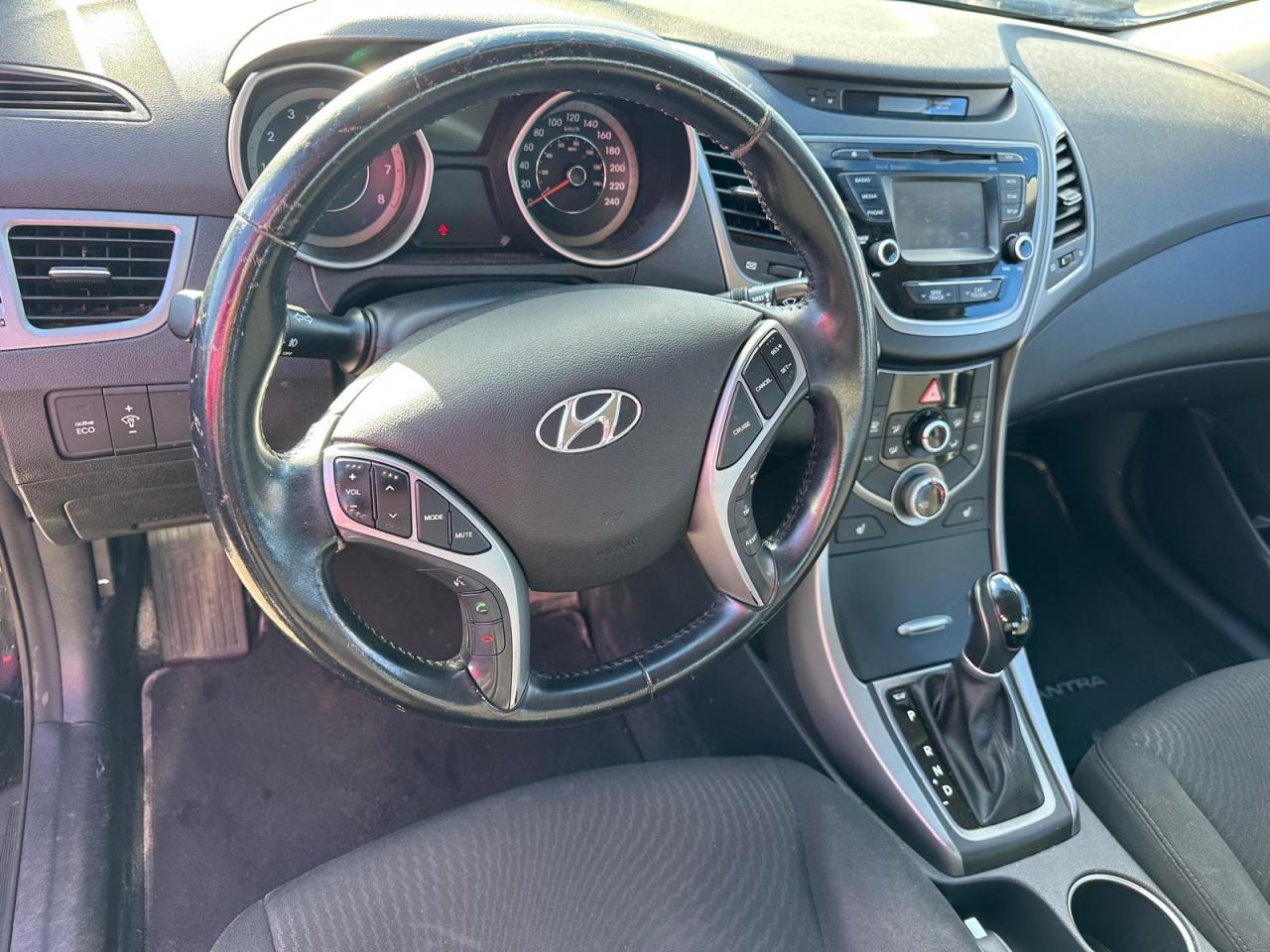 2016 Hyundai Elantra  - Photo #10