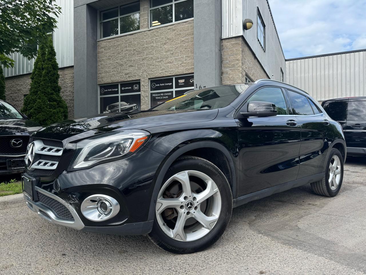 2018 Mercedes-Benz GLA GLA 4MATIC, PANO SUNROOF, LEATHER, HEATED SEATS!