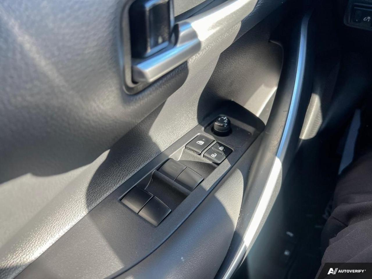 2021 Toyota Corolla SE / ROOF / REVERSE CAM / HTD SEATS / NO ACCIDENTS - Photo #14