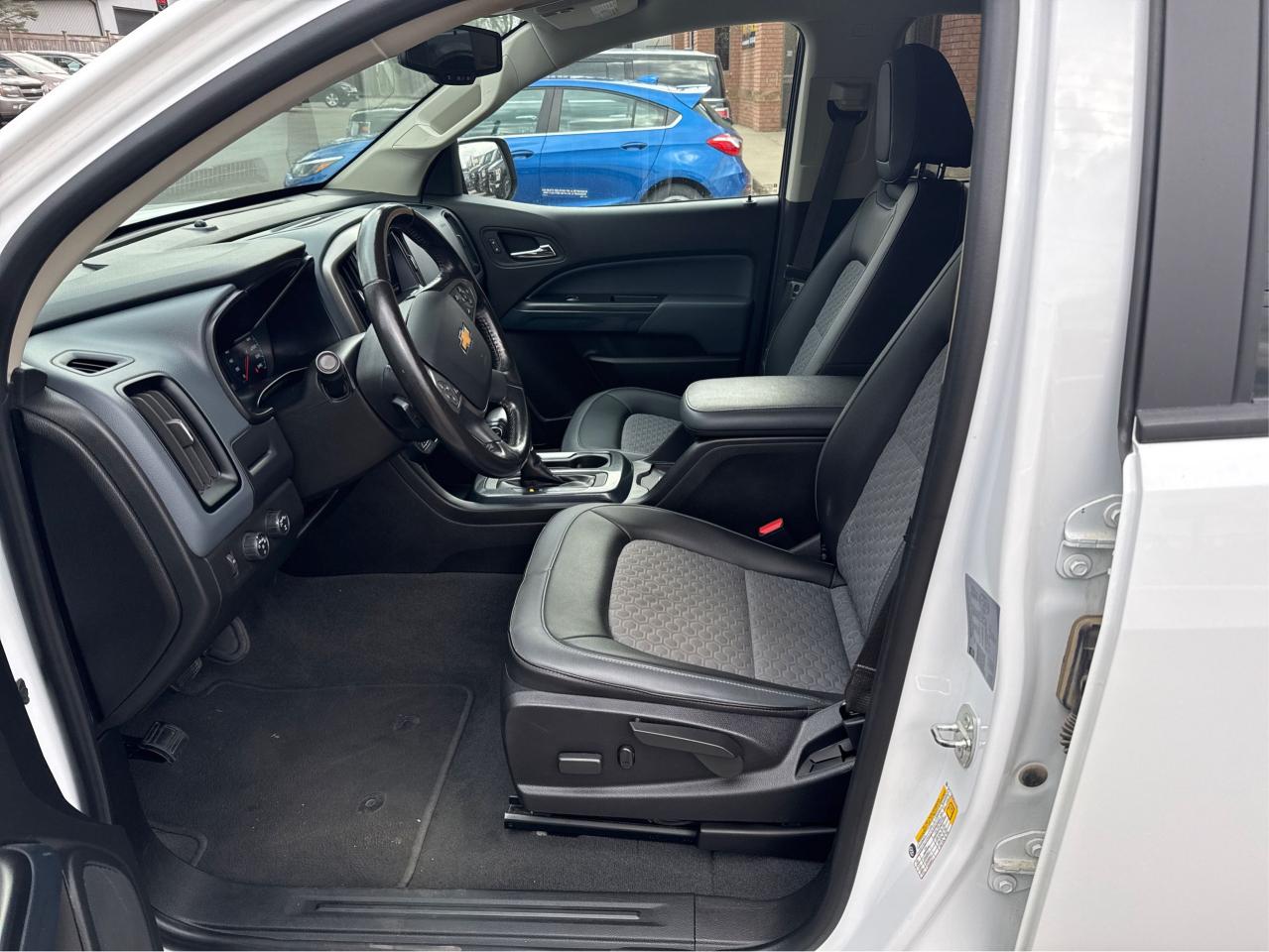 2021 Chevrolet Colorado Z71 CREW CAB SHORT B - Photo #9