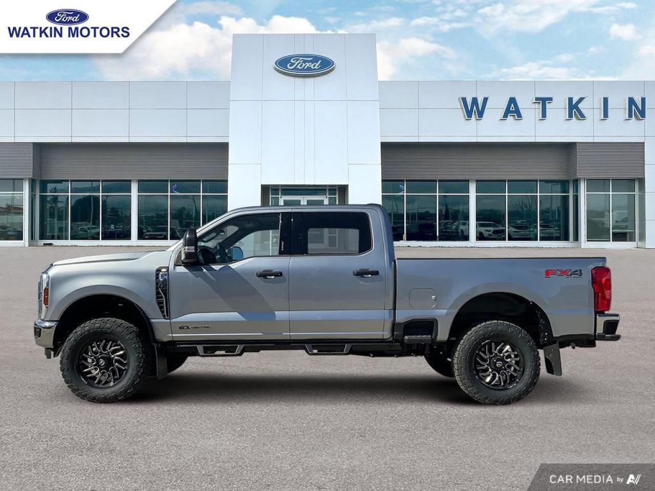 2024 Ford Super Duty F-350 XLT Photo1