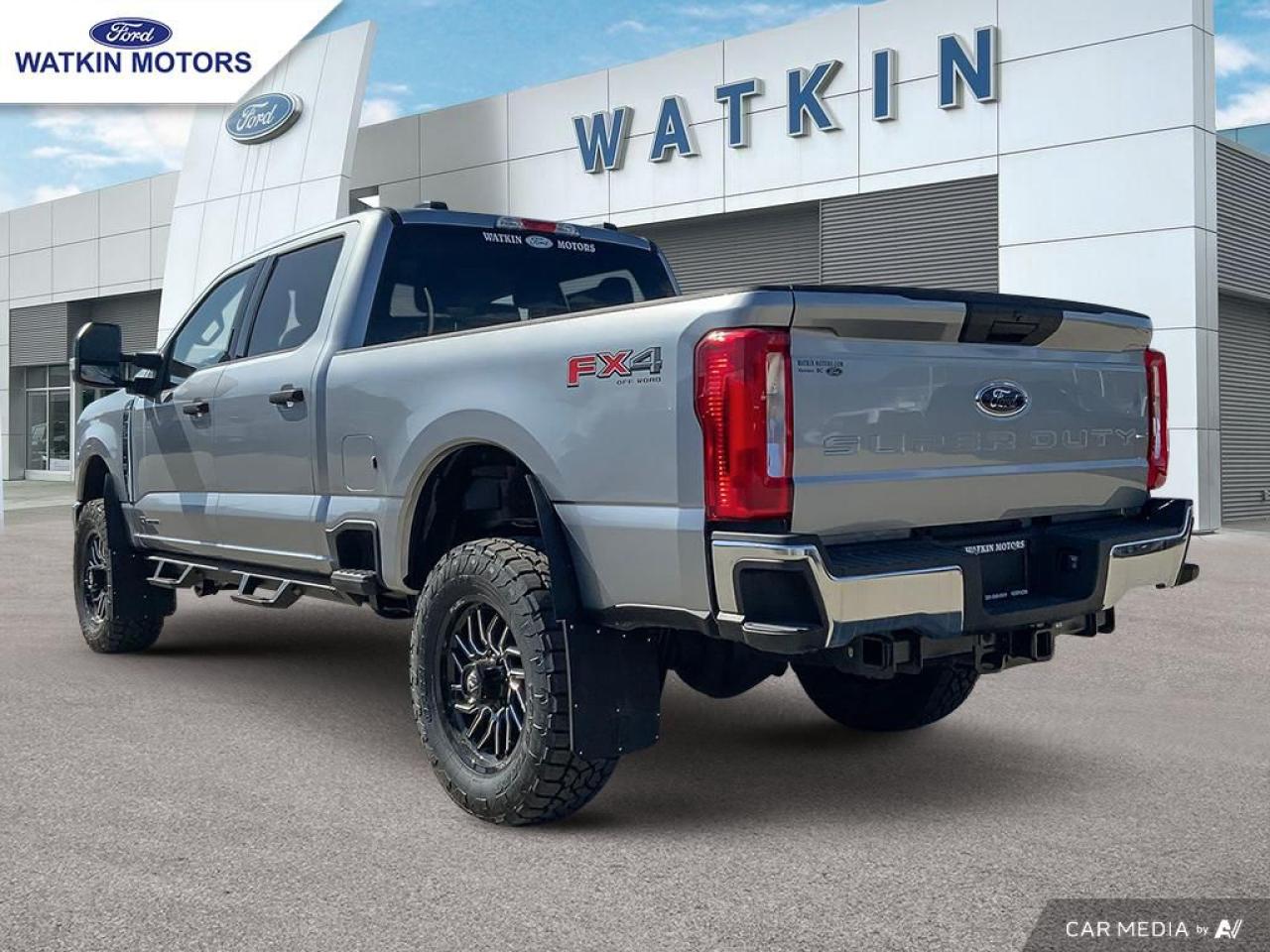 2024 Ford Super Duty F-350 XLT Photo10