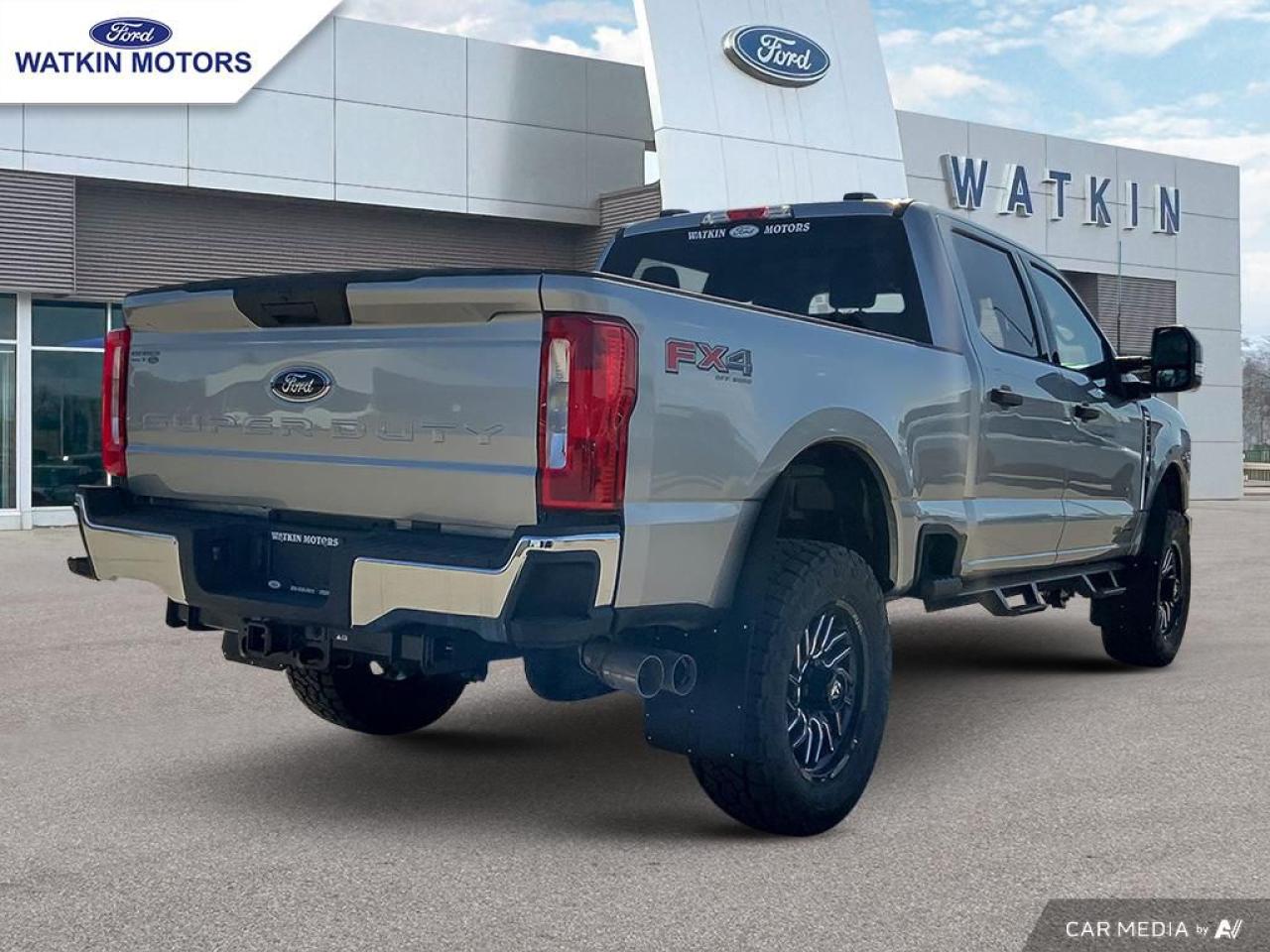 2024 Ford Super Duty F-350 XLT Photo10