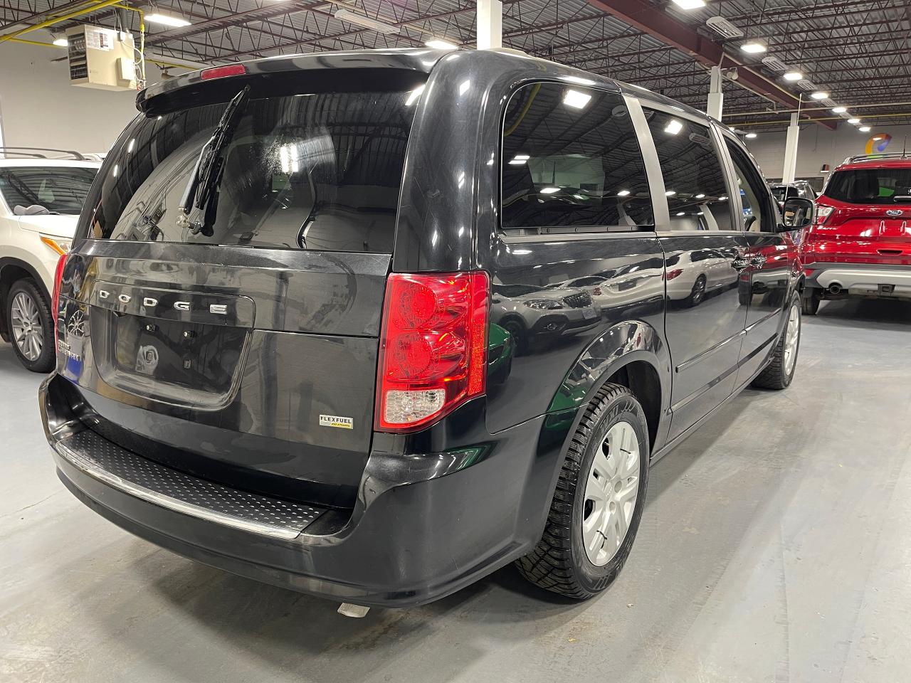 2015 Dodge Grand Caravan SXT Photo4