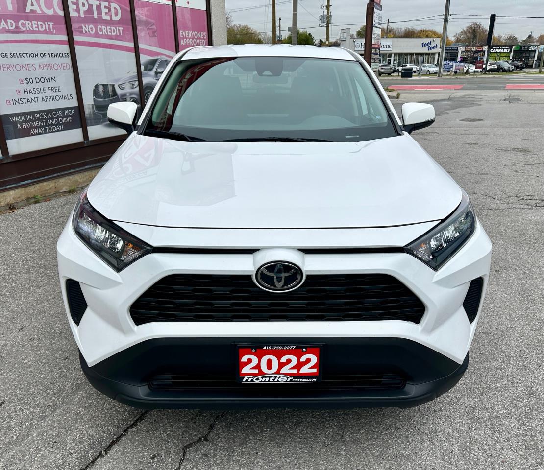 2022 Toyota RAV4 LE AWD Photo2