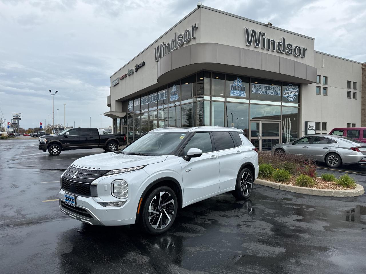 Used 2024 Mitsubishi Outlander Phev for sale in Windsor, ON