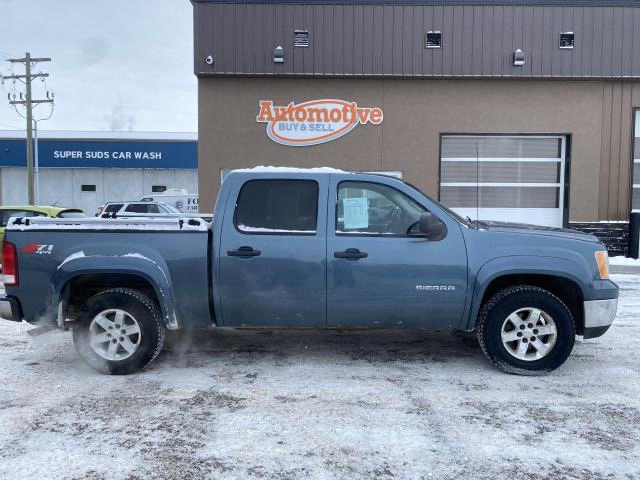 Used 2010 GMC Sierra 1500 SLE Crew Cab 4WD for sale in Stettler, AB