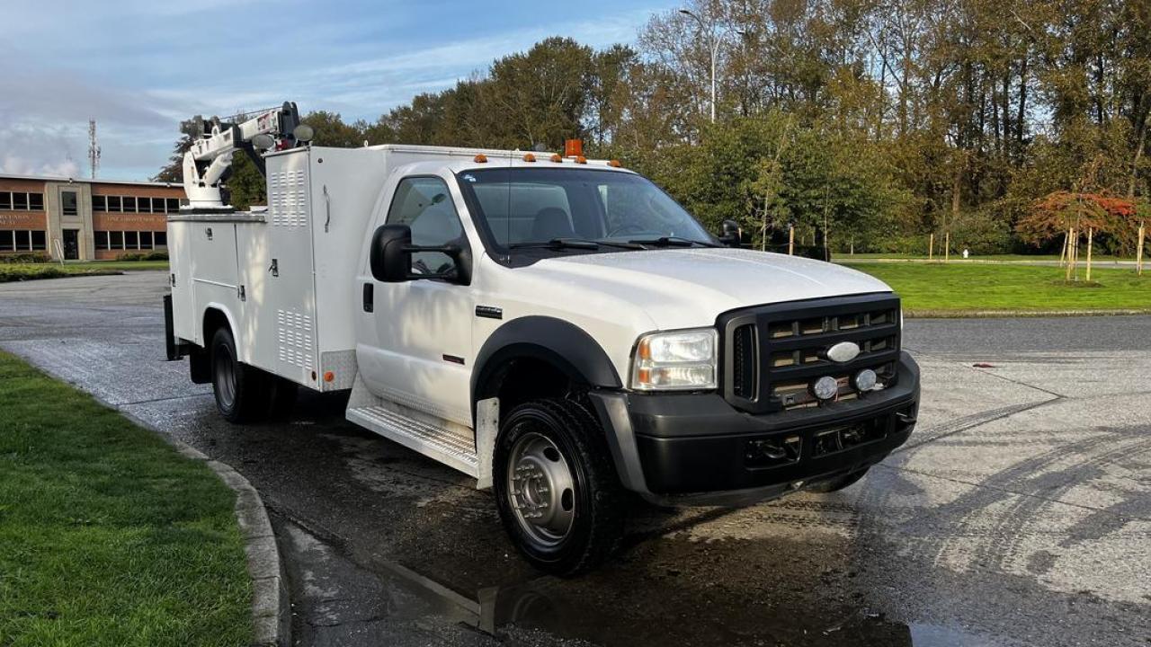 Used 2007 Ford F-550 Service Truck  with Crane 4WD  Diesel for sale in Burnaby, BC