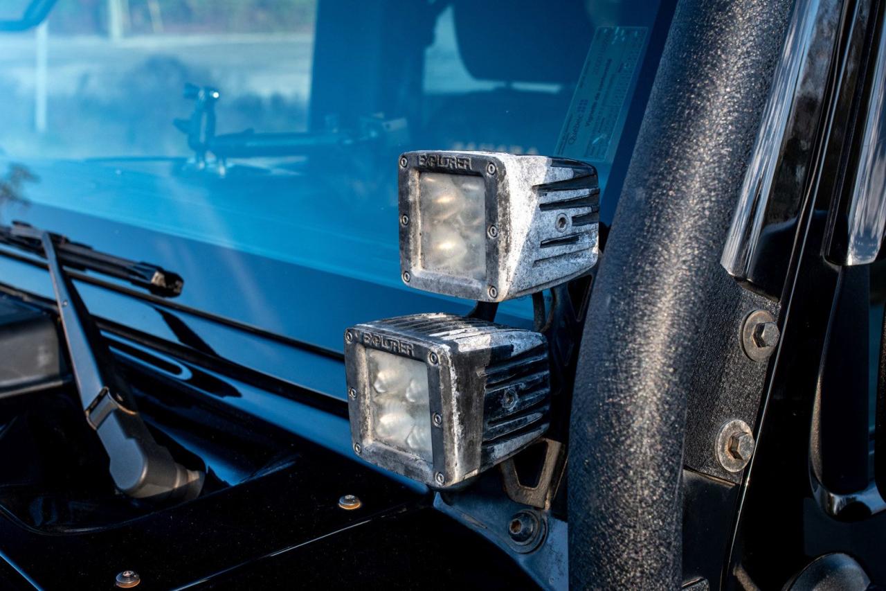 2015 Jeep Wrangler Unlimited Sahara 4WD Fast Approvals, Easy Financing - Photo #6