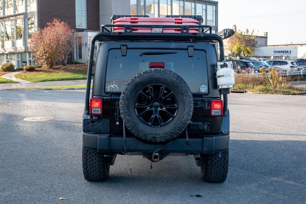 2015 Jeep Wrangler Unlimited Sahara 4WD Fast Approvals, Easy Financing - Photo #9