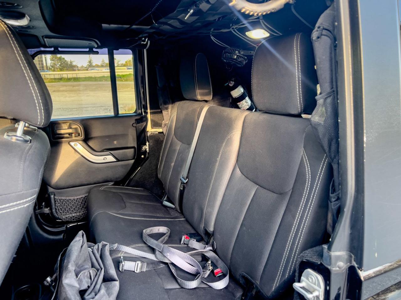2015 Jeep Wrangler Unlimited Sahara 4WD Fast Approvals, Easy Financing - Photo #18
